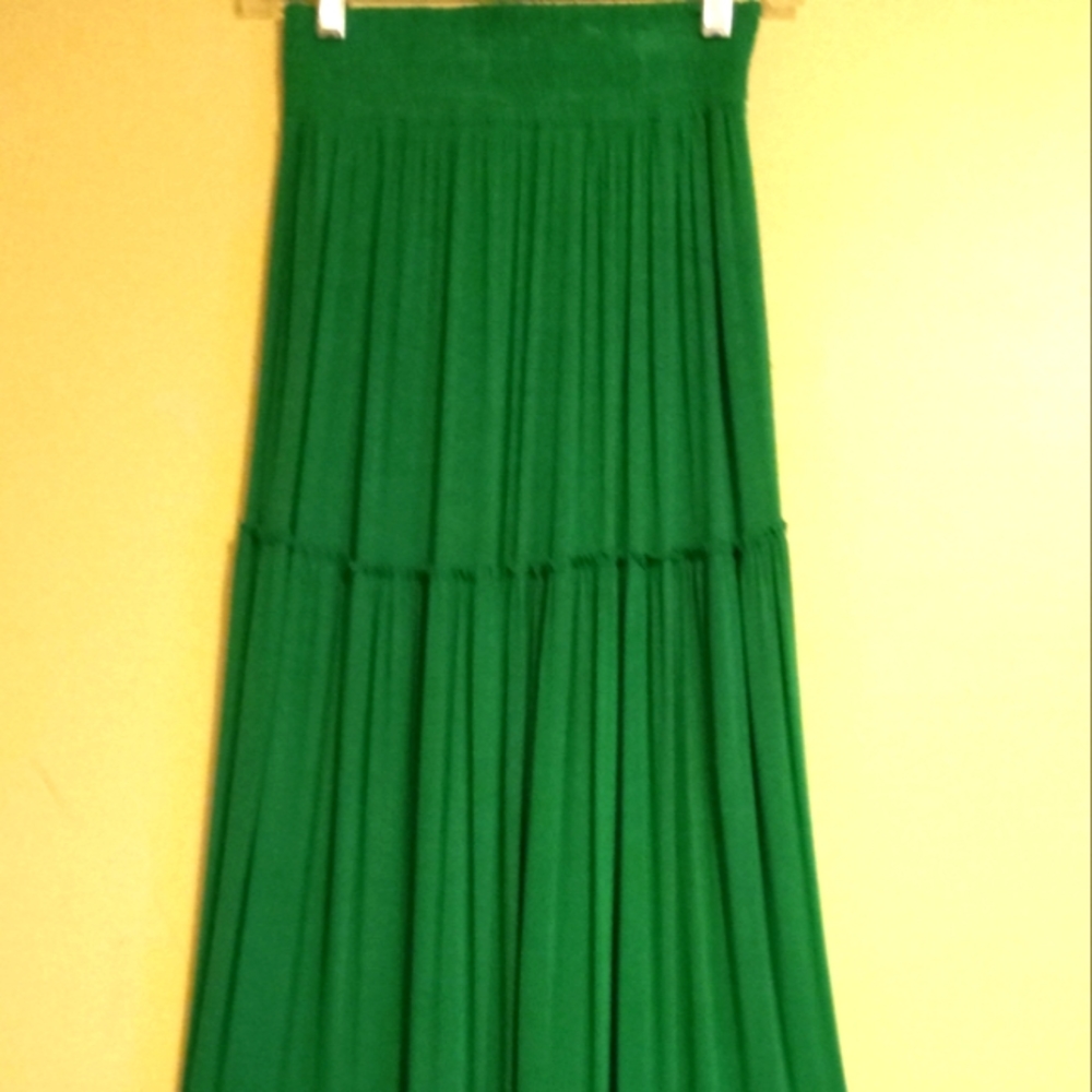 Green Tiered Maxi Skirt US S by Suzy Shier